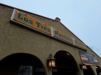los tres pueblos market place