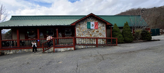 Las Nubes Latin Store and Taqueria